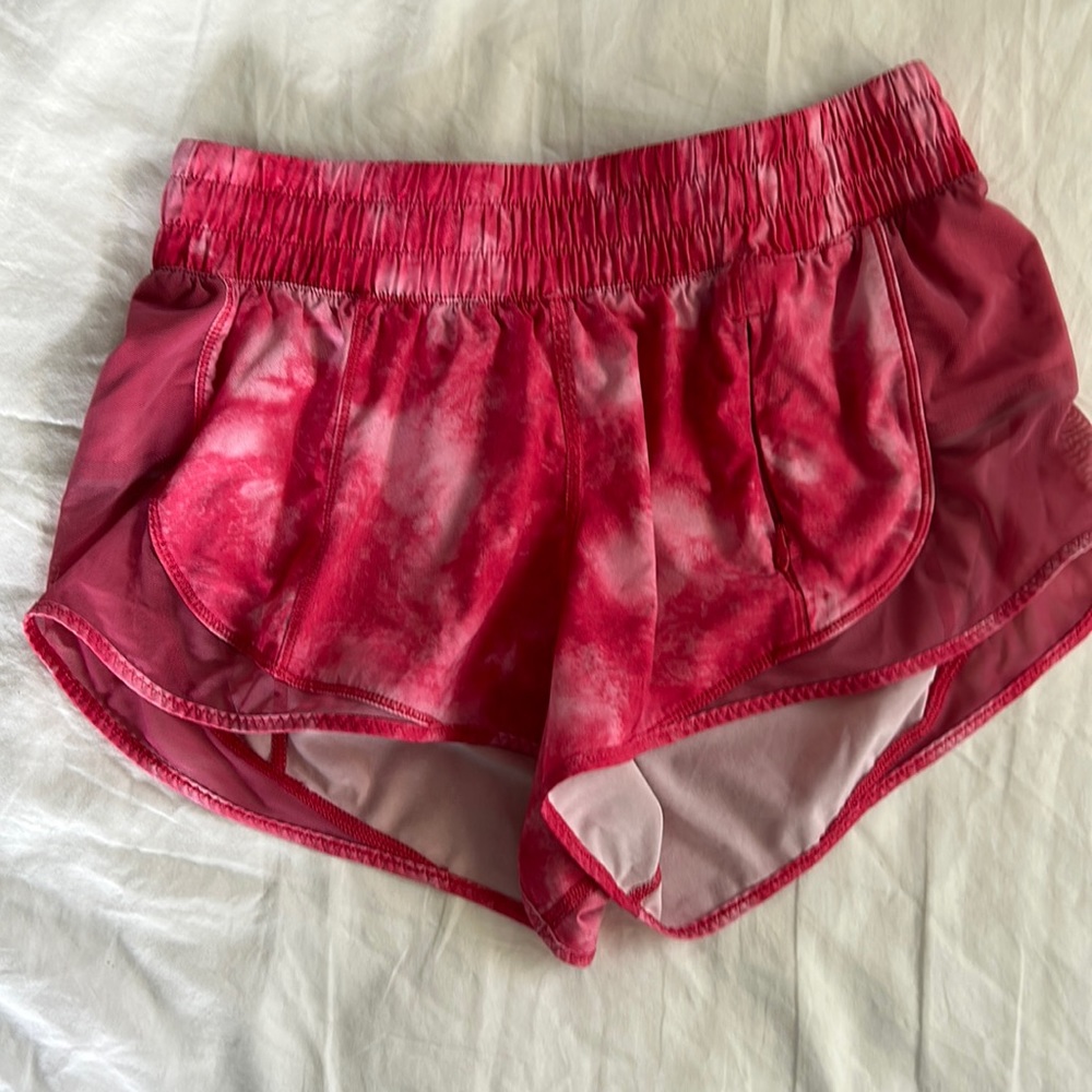 Lululemon hotty hot running shorts 2.5" low rise no liner